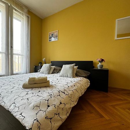 Extralarge Queen Room In The Heart Of Bratislava With Terrace المظهر الخارجي الصورة
