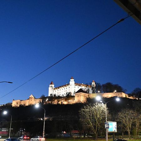Extralarge Queen Room In The Heart Of Bratislava With Terrace المظهر الخارجي الصورة