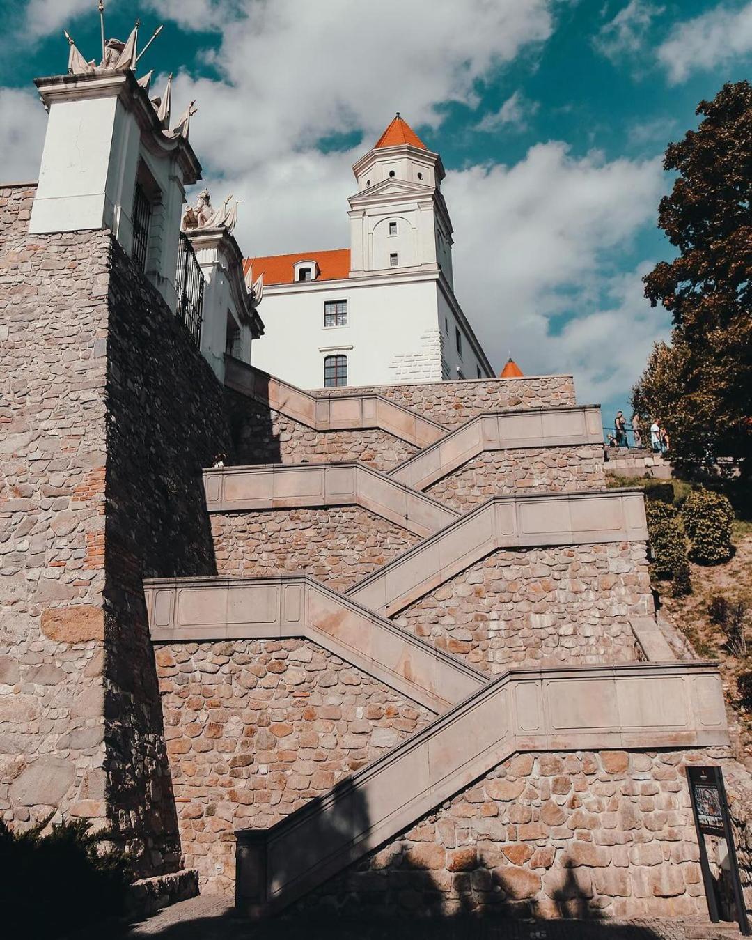 Extralarge Queen Room In The Heart Of Bratislava With Terrace المظهر الخارجي الصورة