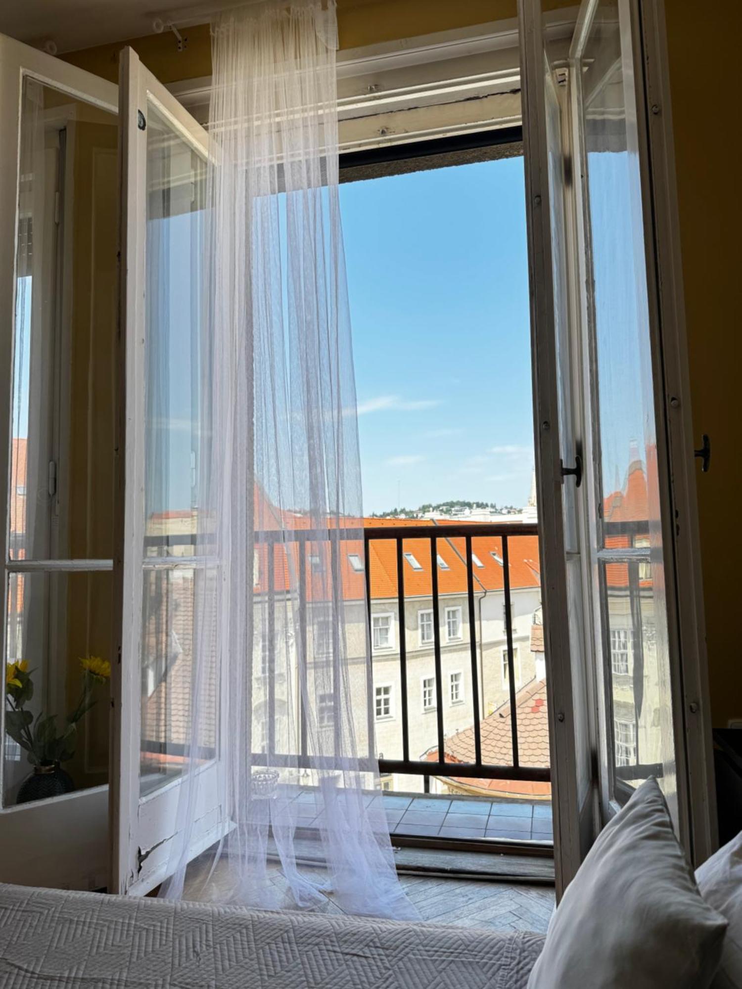 Extralarge Queen Room In The Heart Of Bratislava With Terrace المظهر الخارجي الصورة