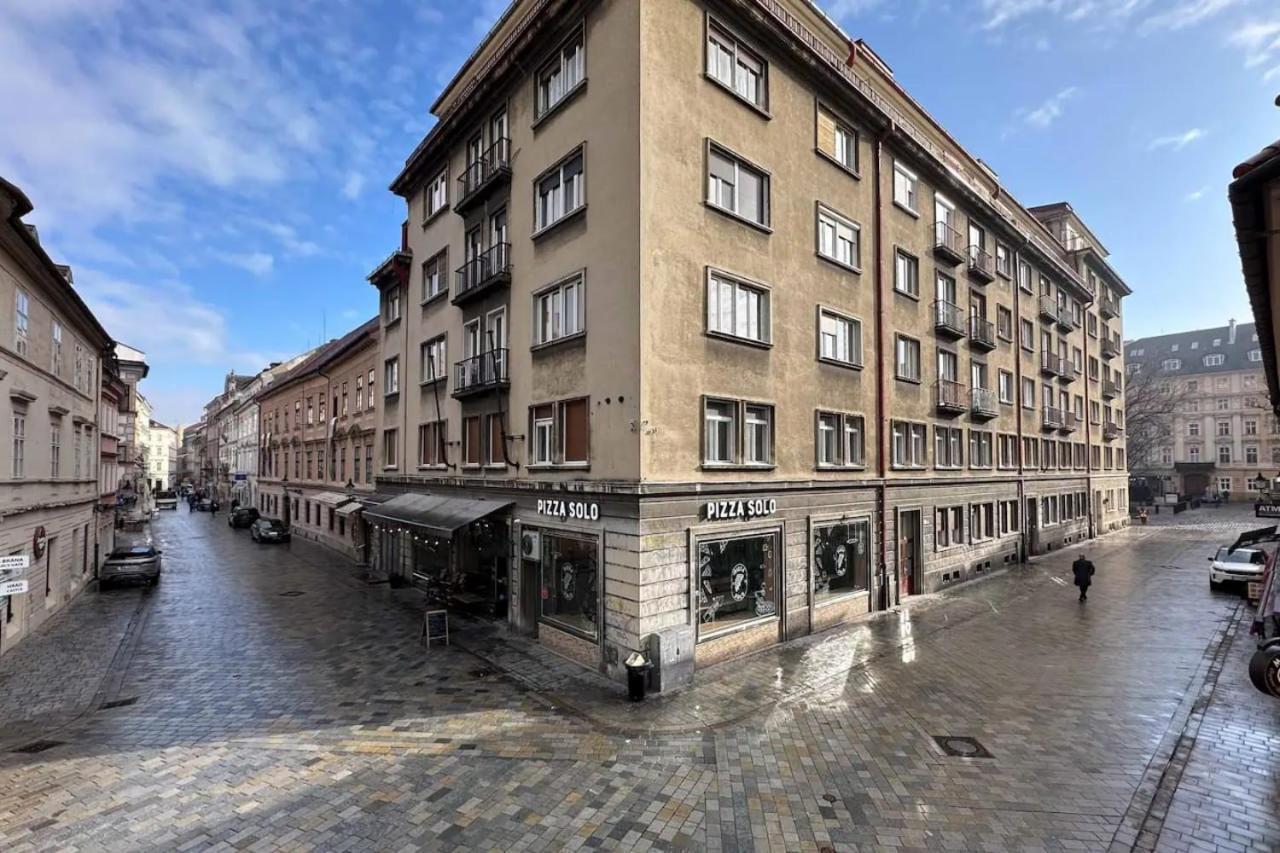 Extralarge Queen Room In The Heart Of Bratislava With Terrace المظهر الخارجي الصورة