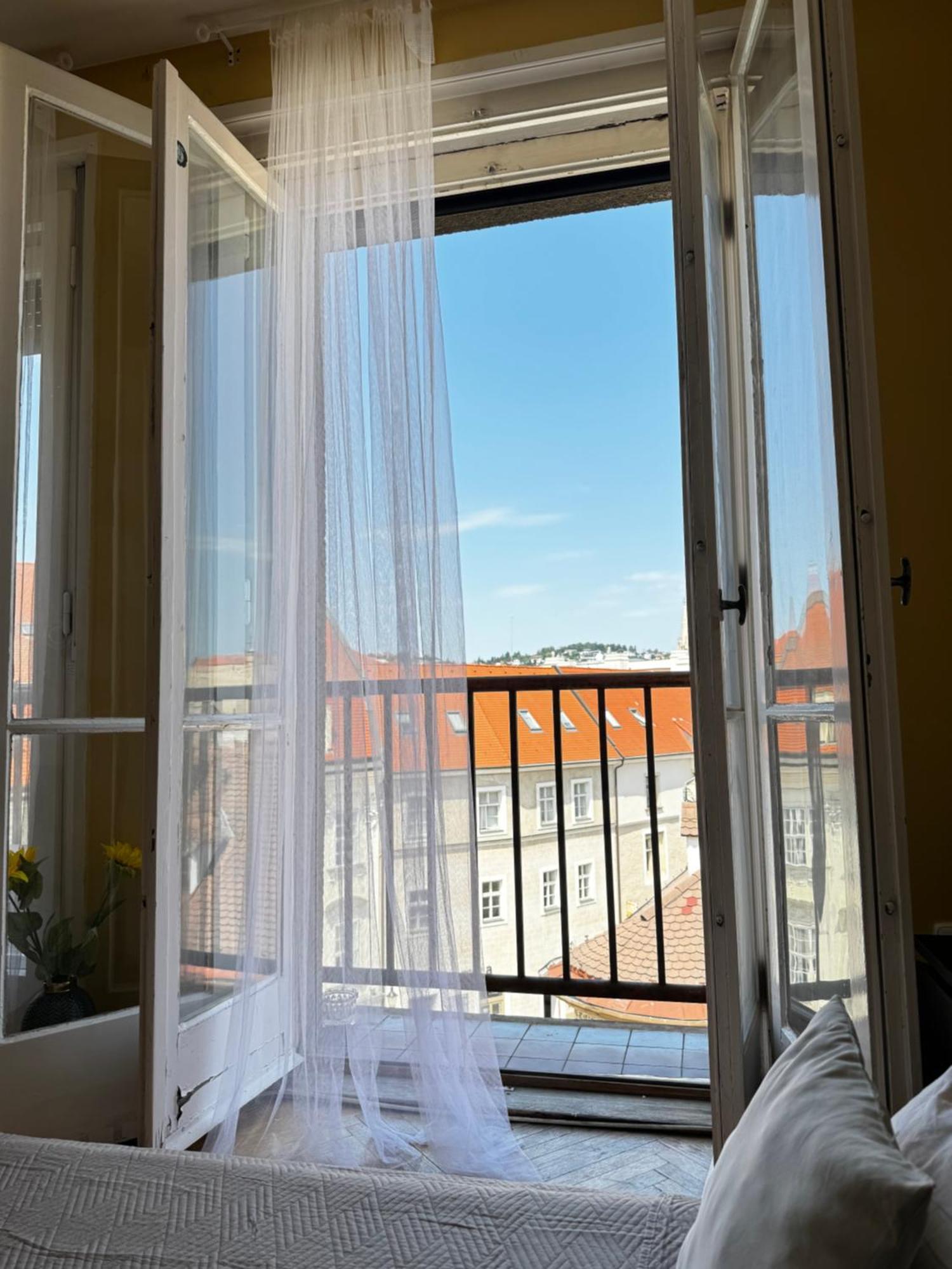 Extralarge Queen Room In The Heart Of Bratislava With Terrace المظهر الخارجي الصورة