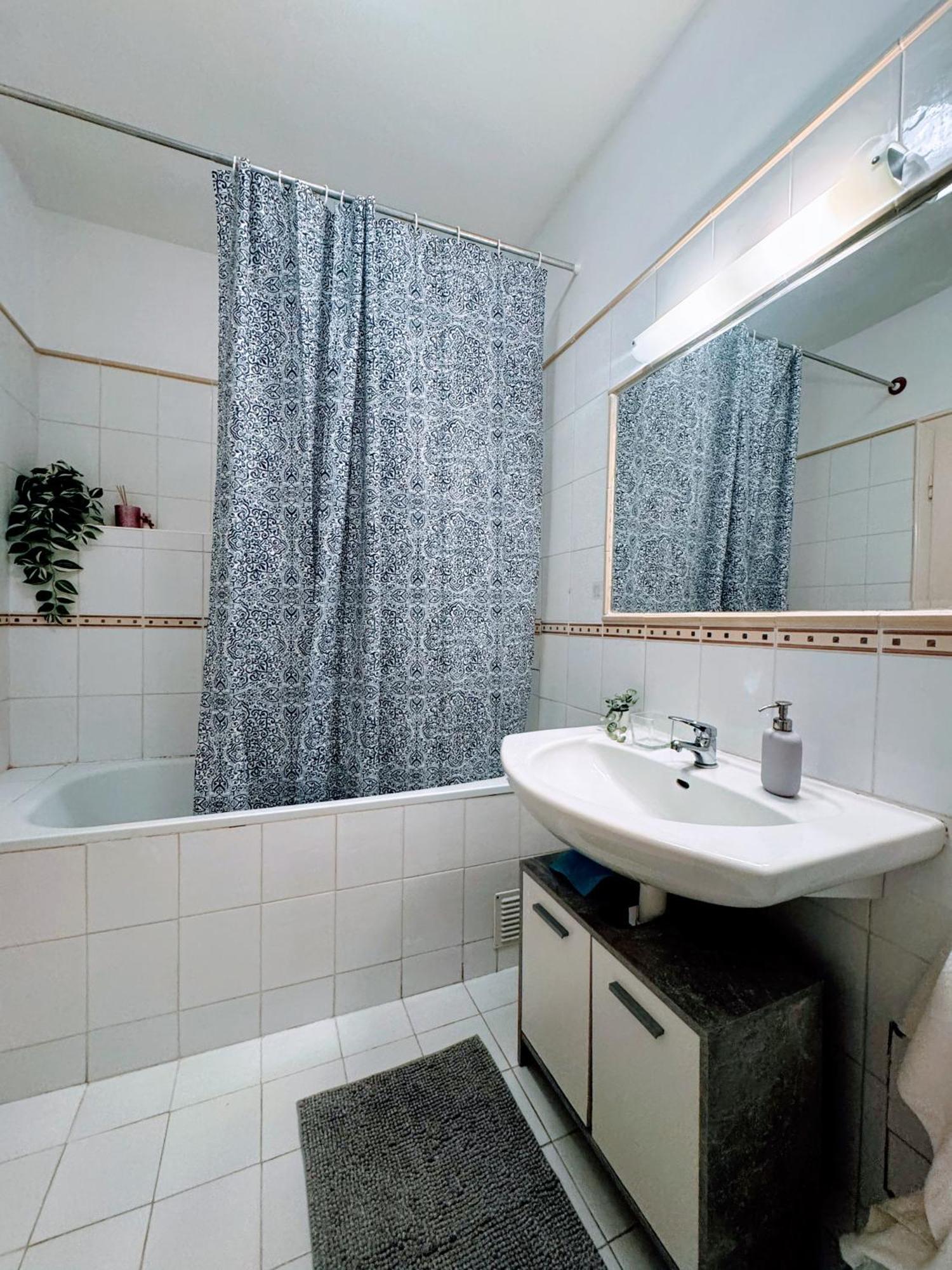 Extralarge Queen Room In The Heart Of Bratislava With Terrace المظهر الخارجي الصورة